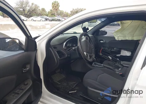 2013 Chrysler 200 Touring из США, поврежденный, VIN 1C3CCBBB7DN639035